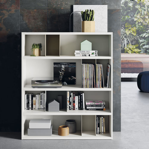 Free-standing bookcase - EST100 - VIVE - MUEBLES VERGE S.L. - modular / contemporary / lacquered wood