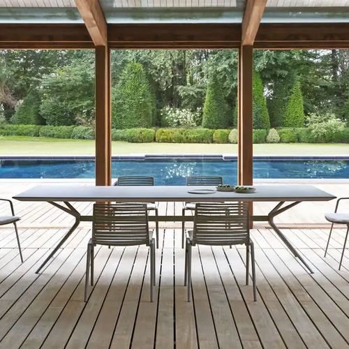 Contemporary table - MOAI - FAST SPA - painted aluminum / porcelain stoneware / painted aluminum base
