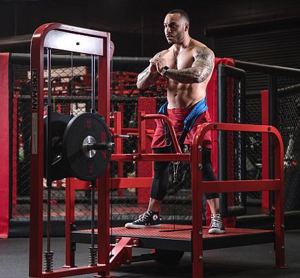 Squat weight training machine - FLY-212 - Foreman Fitness Europe GmbH - indoor