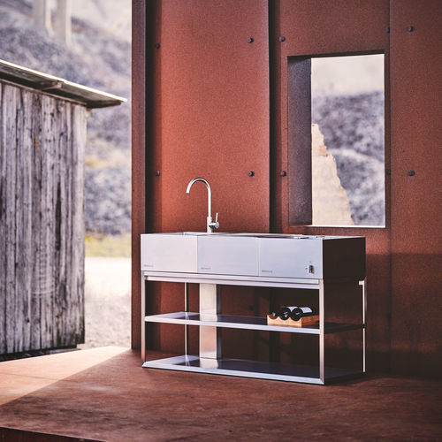 Minimal kitchen island - Open Kitchen - Röshults - metal / outdoor / colorless