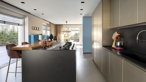 Contemporary kitchen - 202207 - TM Italia - lacquered MDF / sandstone / island
