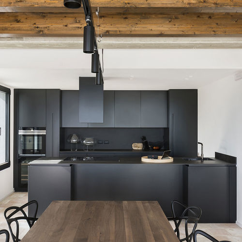 Contemporary kitchen - 20201002 - TM Italia - lacquered MDF / peninsula / medium-size