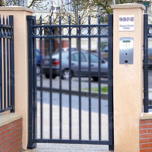 Gate selfclosing mechanism MANTION SAS swing