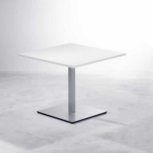 Contemporary side table - Hund Möbelwerke - wooden / metal base / square