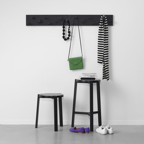 Wall-mounted coat rack - FELLOW - A 2 designers - contemporary / oak