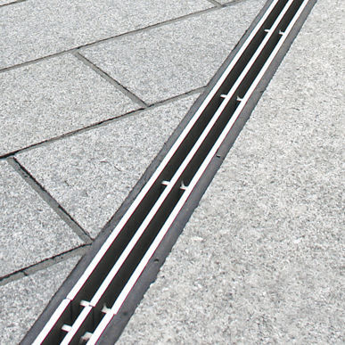 Drainage channel with grating - Brickslot ST - ACO Building Drainage - side-slotted / stainless steel / galvanised steel grate