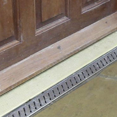 Drainage channel with grating - DoorWay Drain - ACO Building Drainage - polypropylene / steel grate / door