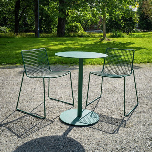 Contemporary table - MUNCH  - Vestre - galvanised steel / galvanised steel base / round