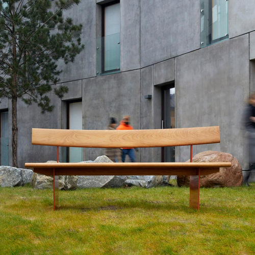 Contemporary public bench - EDO  - Vestre - galvanised steel / wooden / with backrest