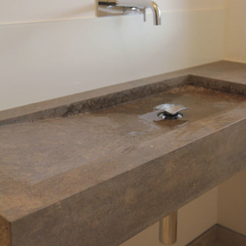 Wall-mounted washbasin - Arredo di Pietra srl - natural stone / travertine / with counter