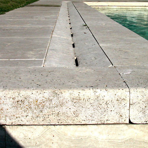 Drainage channel with central slot - Arredo di Pietra srl - double-slope / paved / travertine