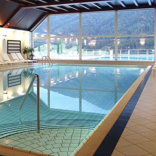 Indoor swimming pool - INTERVAP EUROPA SLU - for hotel / built-in / concrete
