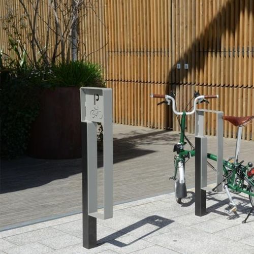 Floor-mounted signboard - ZÉO - univers & cité | mobilier urbain - steel / outdoor