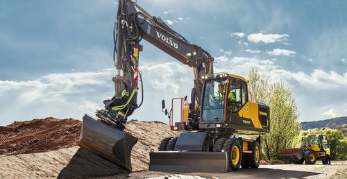 Medium excavator - EW220E - Volvo Construction Equipment Germany GmbH - rubber-tired / low fuel consumption / swivel