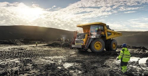 Rigid dump truck - R100 - Volvo Construction Equipment Germany GmbH - rear unloading / Tier 4 / all-terrain