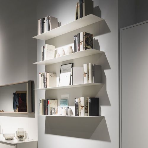 Wall-mounted shelf - LYN - Mueller Moebelwerkstätten - contemporary / steel