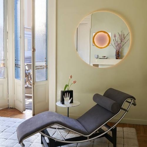 Wall-mounted mirror - NO VANITAS - Cassina - contemporary / round / lacquered wood