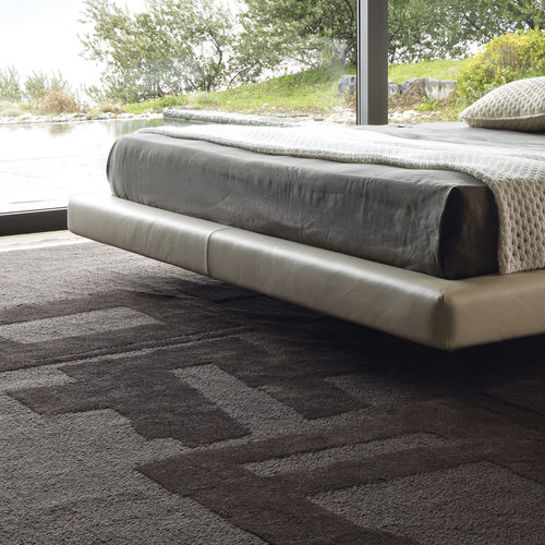 Contemporary rug - GESTO CONTROLLATO - desiree divani - geometric / plain / New Zealand wool