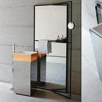 Free-standing bathroom mirror - B.M.B. snc - Spiegel - contemporary / rectangular / metal