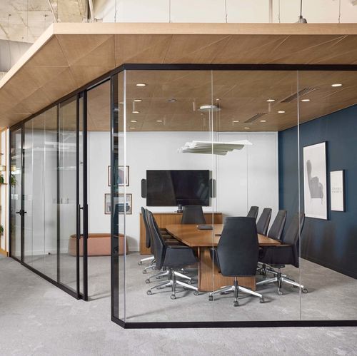 Removable partition - 1-1/8&rdquo; PLATFORM 4SPACE - Haworth Europe - modular / with glass panel / aluminum