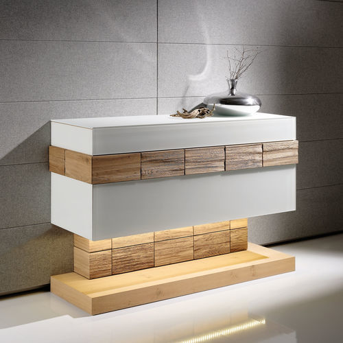 High sideboard - V-Montana  - Voglauer Möbelwerk Gschwandtner & Zwilling GmbH & Co. KG - contemporary / oak / glass