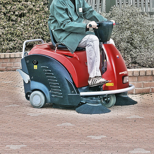 Ride-on sweeping machine - DUSTY 1100 STH - BIEMMEDUE SpA - suction / street / outdoor