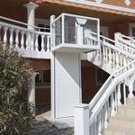 wheelchair lifting platform
