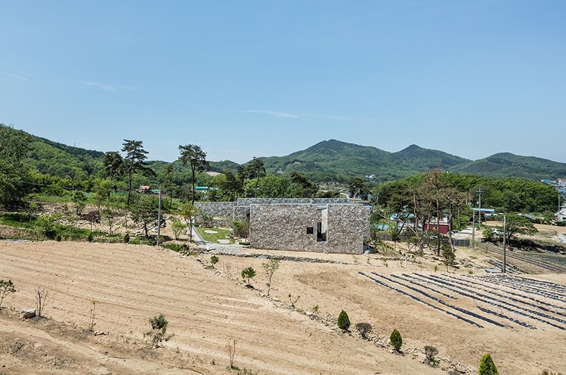 OBBA builds up stone house for elderly couple in the korean countryside ...