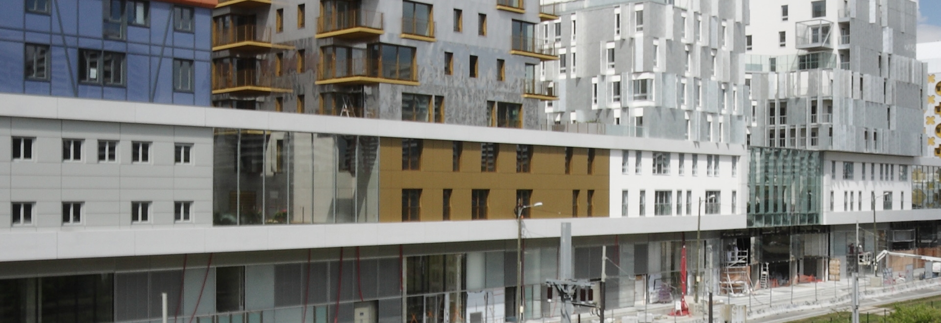 Entrepot Macdonald, a residential, commercial and civic megastructure in the north-east of Paris. (Photo: Matthias Van Rossen)