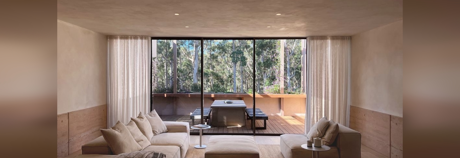 Karri Loam house is a skilfully orchestrated sequence of intimate spaces that intensifies everyday experiences and encourages loose occupation.  Image: Glenn Russell