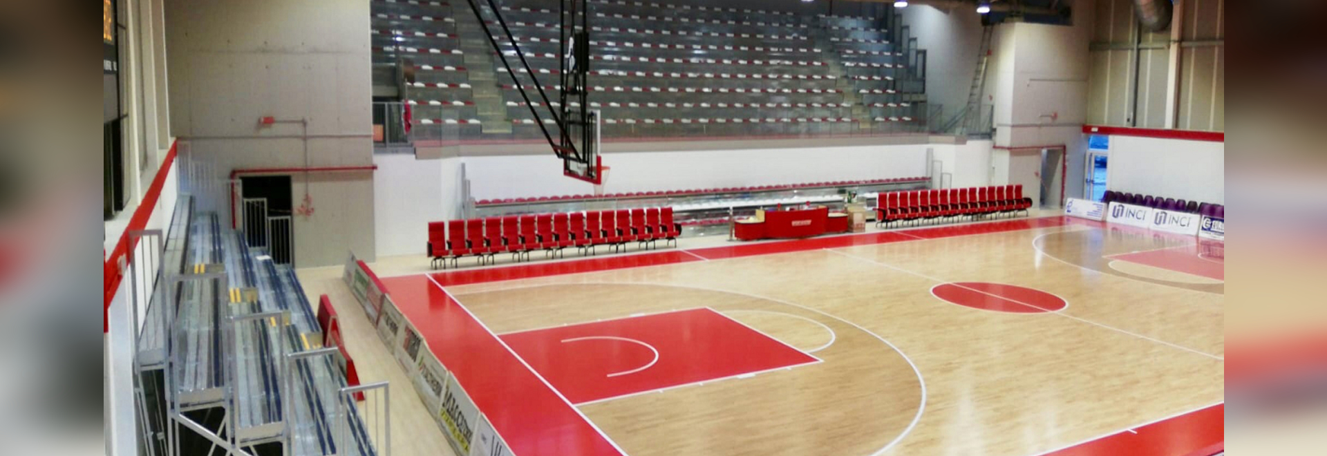 PREFABRICATED GRANDSTANDS AT THE SPORTS HALL OF CENTO