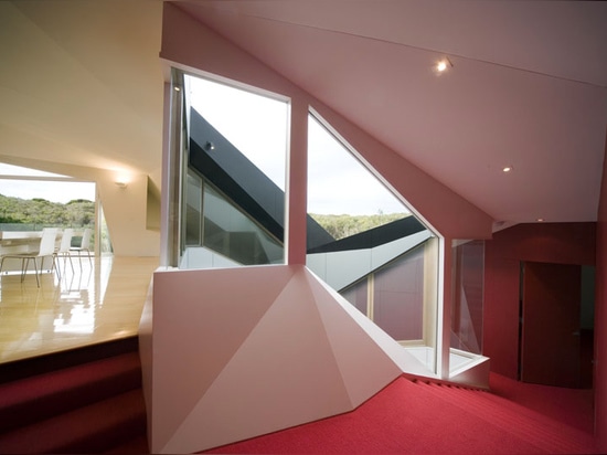 KLEIN BOTTLE HOUSE