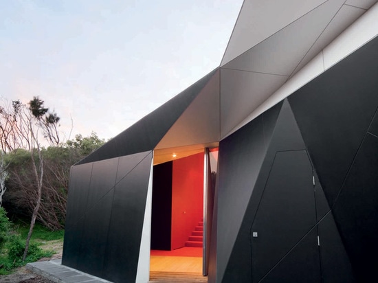 KLEIN BOTTLE HOUSE