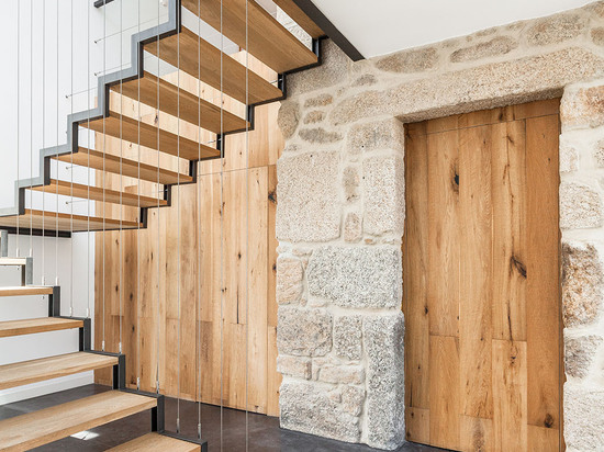 JA HOUSE BY FILIPE PINA AND MARIA INES COSTA