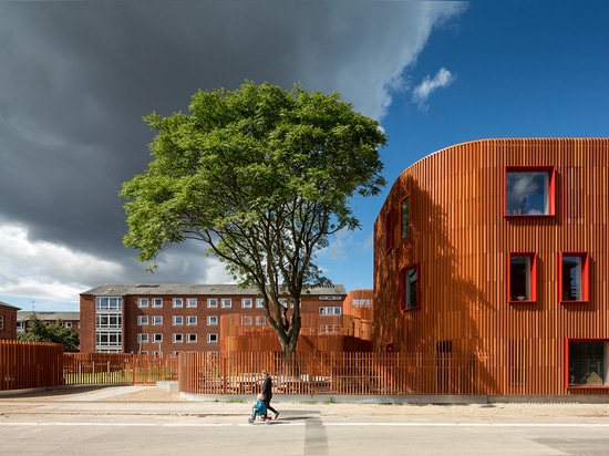 FORFATTERHUSET KINDERGARTEN BY COBE