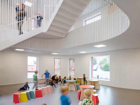 FORFATTERHUSET KINDERGARTEN BY COBE