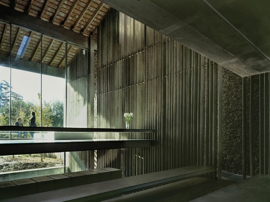 CASA ENTREMUROS BY RCR ARQUITECTES