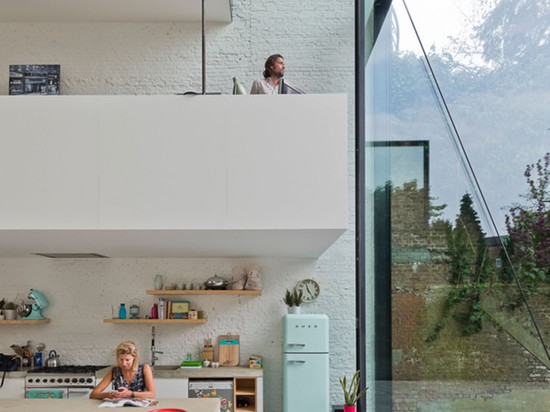 ANTWERP HOUSE FEATURES WORLD’S LARGEST PIVOTING WINDOW