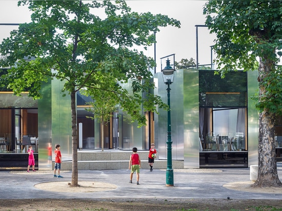 PPAG Architects adds mirrored extension to restaurant in Vienna's Stadtpark