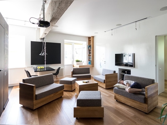 By scattering the little sofas and ottomans, the room can accommodate small groups for socialization – ideal for an intimate party or family gathering. Also ideal for taking a nap after the festivi...