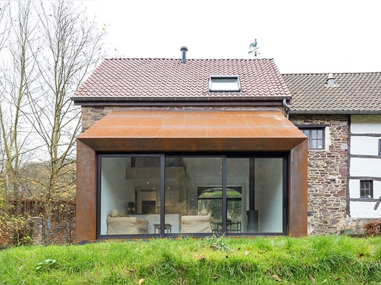 cortex steel was used for the extension, adding an overall contemporary feeling