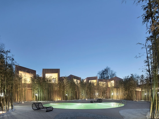 Elevation Workshop builds new wooden cabins around the hot spring at Beijing hotel Why