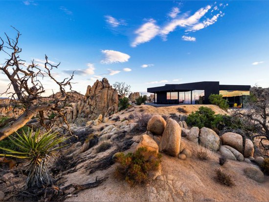 Black Desert House by Oller & Pejic Architecture