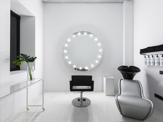 Krygina Make-Up Studio in Moscow by Archiproba Studios