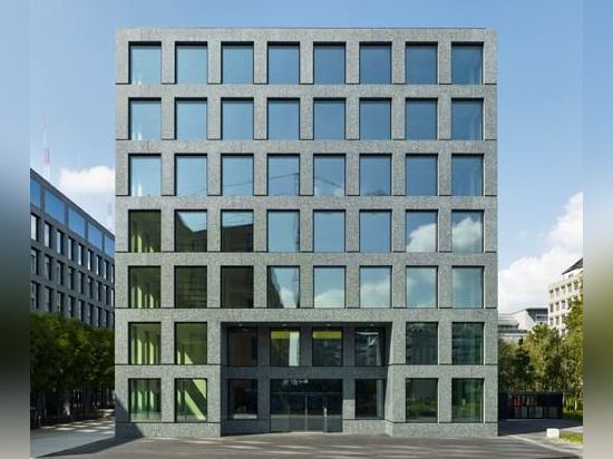 Herostrasse office building