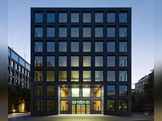 Herostrasse office building