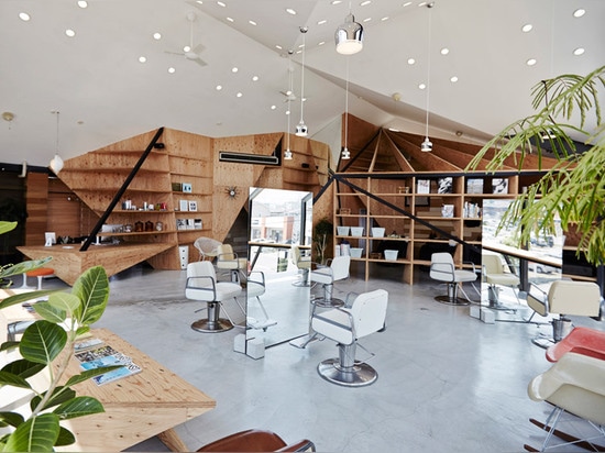 Cohta Asano divides Japanese hair salon with diamond-shaped partitions