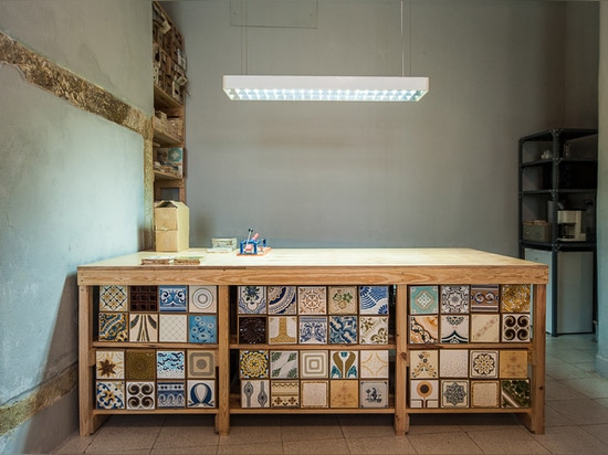 Lisbon tile trader Cortiço & Netos uses vintage stock to pattern shop walls