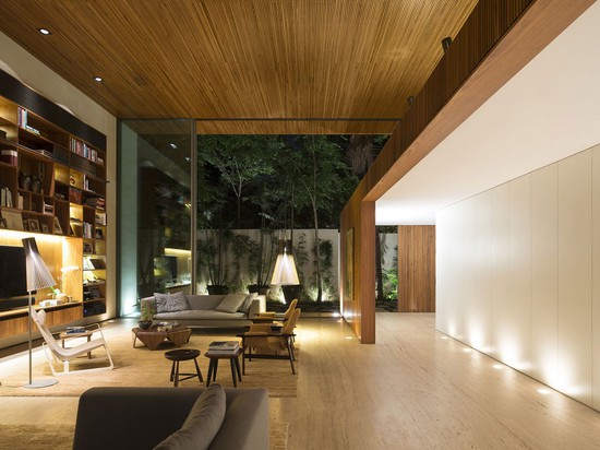 The Tetris House: A Creatively Organized Modern Brazilian Home