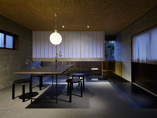 Ogawa Sekkei transforms an old house into a landscape architecture studio with a rockery